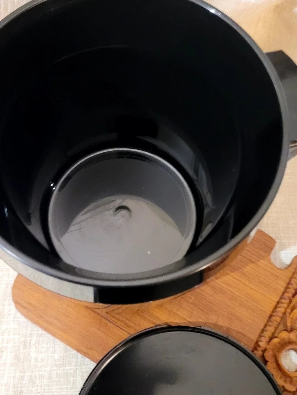 Vintage West Bend Thermo Serv 1 Gallon Insulated Gold Black Ice Bucket USA Made
